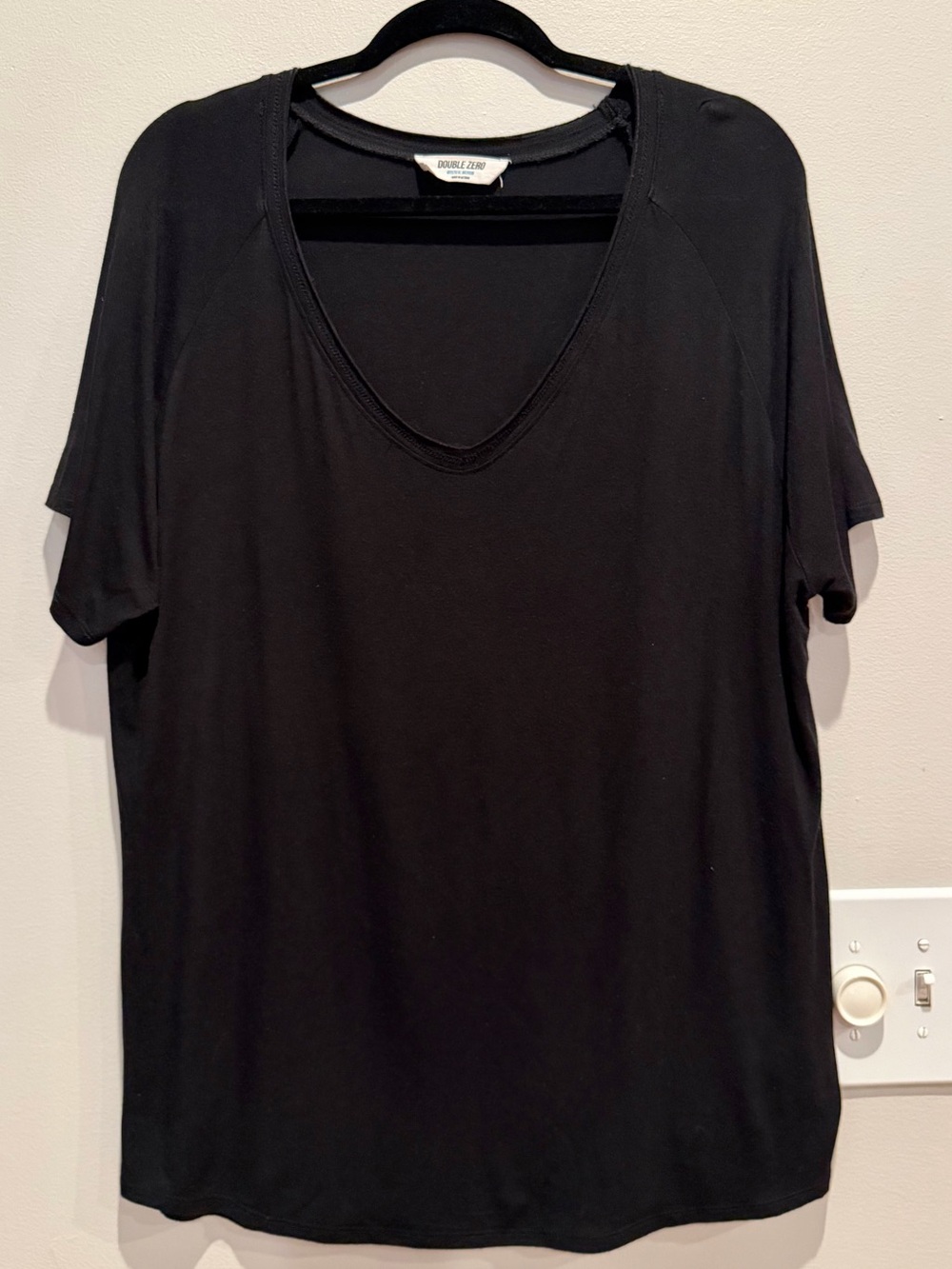 Double Zero Black Scoop Neck Short Sleeve Tee